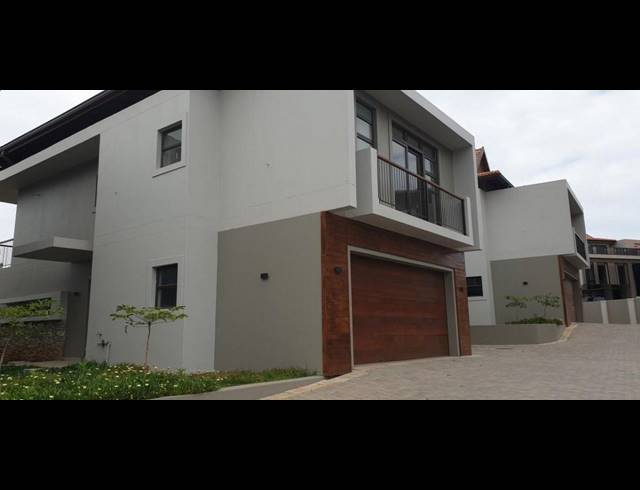 4 BEDROOM TOWNHOUSE FOR SALE IN IZINGA ESTATE